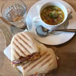 Abbraccio Uncle panino Ape Tokyo