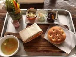 hikari no cafe 蜂巣小珈琲店