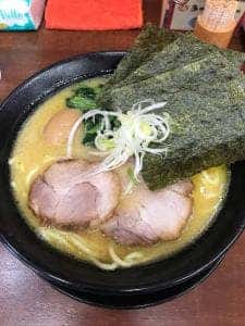 飯山家系濃厚豚骨ラーメン がぁたく