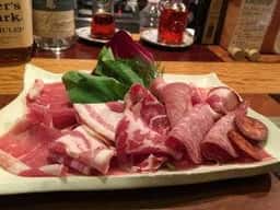 トラットリア要