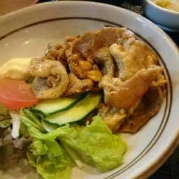 くぼや