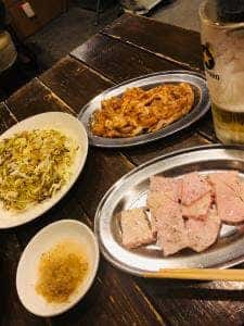 焼肉ホルモンのキムチ屋本舗