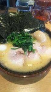 醤油豚骨ラーメン 八右衛門