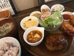 ごはんとおやつの店 とんとん