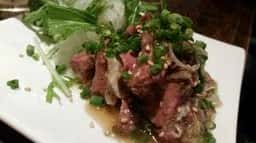 焼鳥・牛もつ ともず