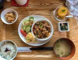 ギャラリーカフェ 風待ちの丘 ルン