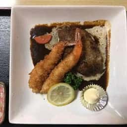 さじや