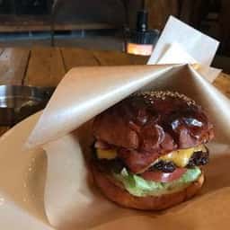 BURLESQUE BEAUTYSALON & EATSPACE