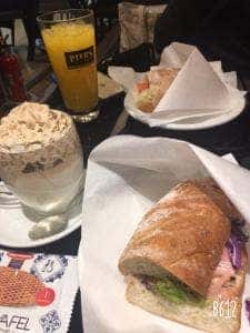 ピアーズカフェ 聖蹟桜ヶ丘店