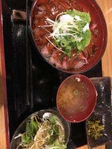 焼肉Dining 肉や すず