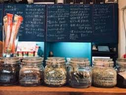 カレー食堂コモやん。