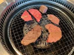 焼肉 まる富