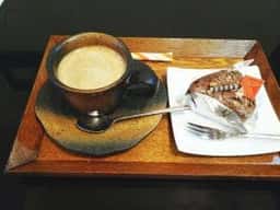 カフェ エニシダ