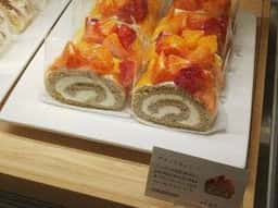 はらロール + café 博多店