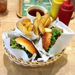 フレッシュネスバーガー ビエラ山科店