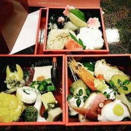 寿司・弁当八百彦本店