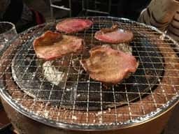 炭火焼肉 じんじん