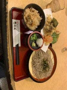 大阪うどん きらく 王寺店