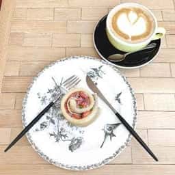 INTERIOR BOOKWORM CAFE