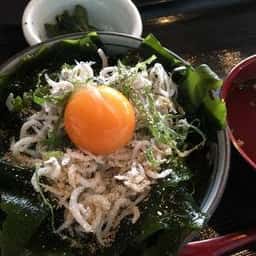 定食屋&ゲストハウス うしお
