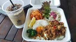 ボートカフェ 衣奈マリーナ