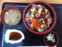 鶴亀温泉 レストラン