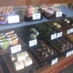 豊島屋本店