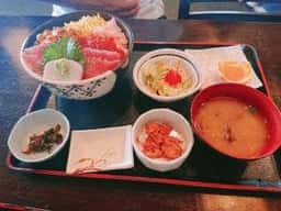 市場食堂 どんぶり屋