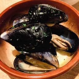 炭火焼と南イタリア料理のお店 ヴァカンツェ