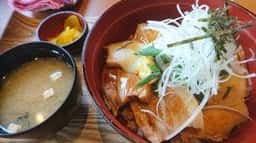 森の食卓 ミングル 砂川ハイウェイオアシス