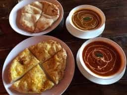 カリーカフェスーリヤ