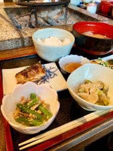 民芸 いろり茶屋