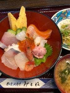 能登海鮮丼 みとね