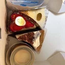 ケイクアンドカフェ コレット 三越店