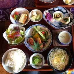 かやぶきcafe かやね