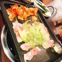 とん豚テジ 新宿店