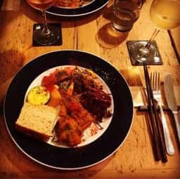 パスタと自然派ワイン こまつや