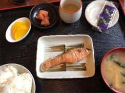 お食事処 通