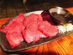 焼肉ホルモン 天狗 本町店