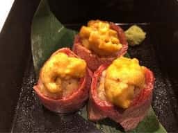 炭火極味焼肉 英