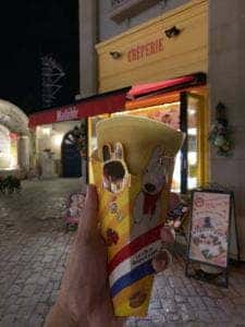 リサとガスパールタウン クレープ店