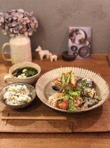 うつわとごはん yorimiti