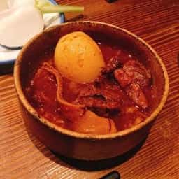 煮込みや まる。