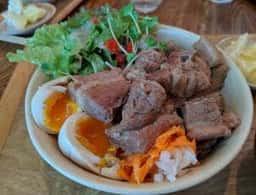 すずめ食堂&バル