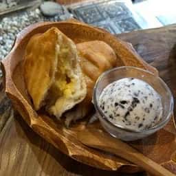 箱根彫刻の森駅カフェバーウッディー