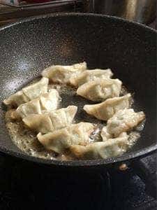 餃子の虜や