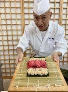 鮨 やすみつ