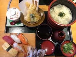 ふぁみり庵はいから亭 与次郎本店