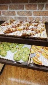 Glutton bears bakery 立場
