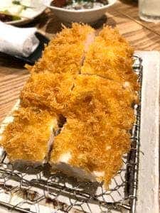 有楽町ガード下の焼き鳥 鳥料理専門店 鳥八
